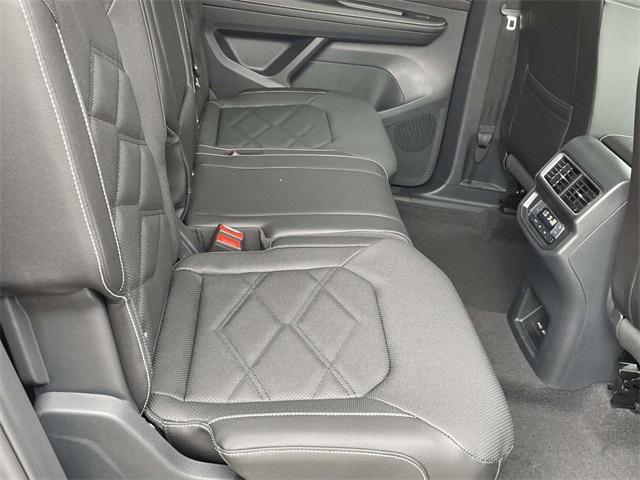 new 2025 Volkswagen Atlas car, priced at $38,038