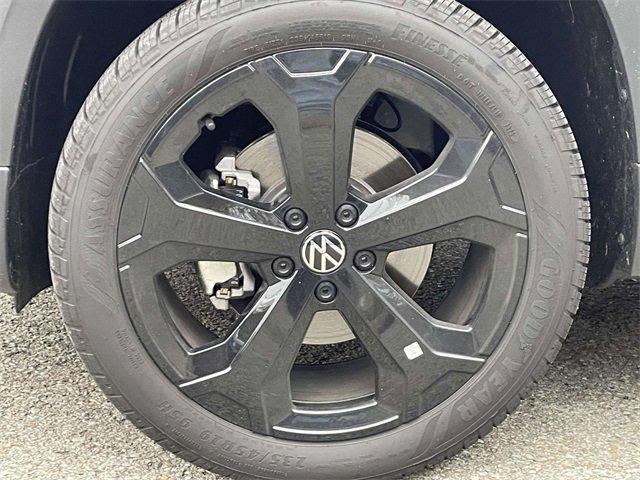 new 2025 Volkswagen Taos car, priced at $30,369