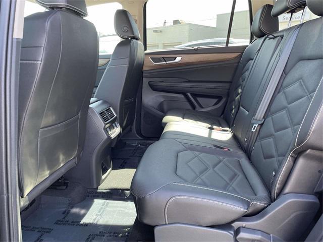 new 2025 Volkswagen Atlas car, priced at $44,561