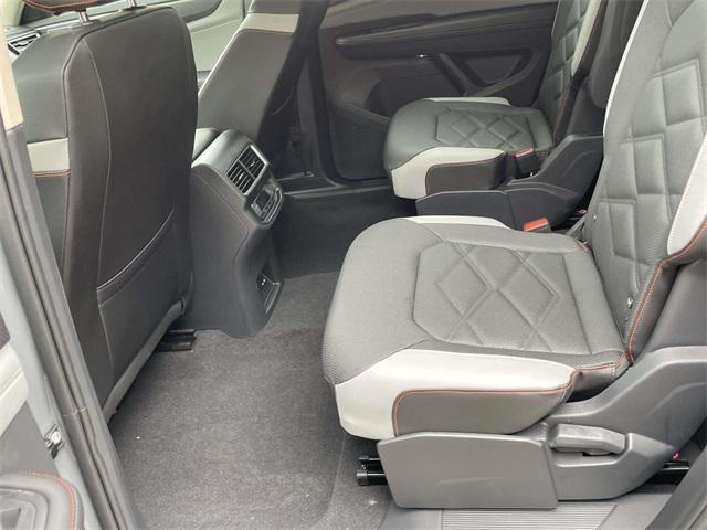 new 2025 Volkswagen Atlas car, priced at $46,601