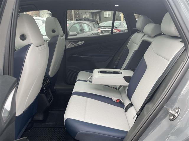 new 2025 Volkswagen ID.4 car, priced at $40,095