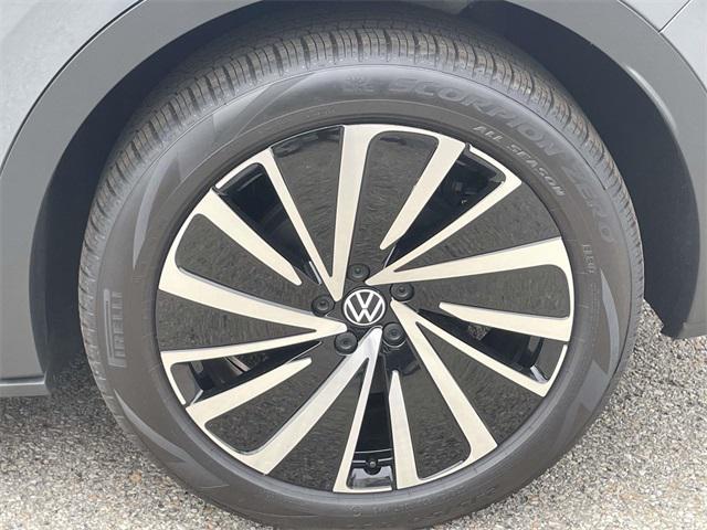 new 2025 Volkswagen ID.4 car, priced at $40,095