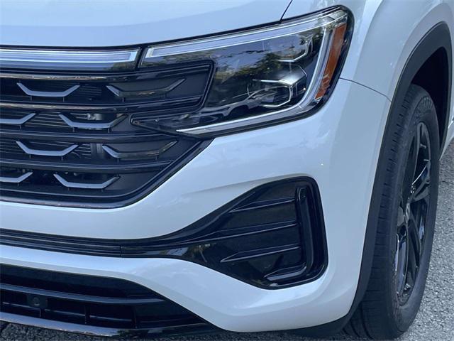 new 2026 Volkswagen Atlas Cross Sport car, priced at $53,376