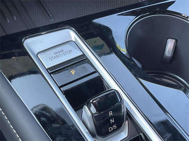 new 2026 Volkswagen Atlas Cross Sport car, priced at $51,486