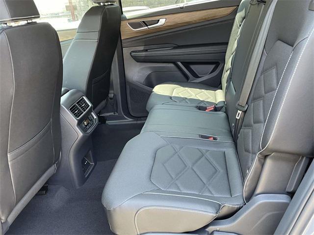 new 2025 Volkswagen Atlas car, priced at $45,398