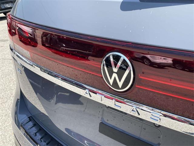 new 2025 Volkswagen Atlas car, priced at $45,398