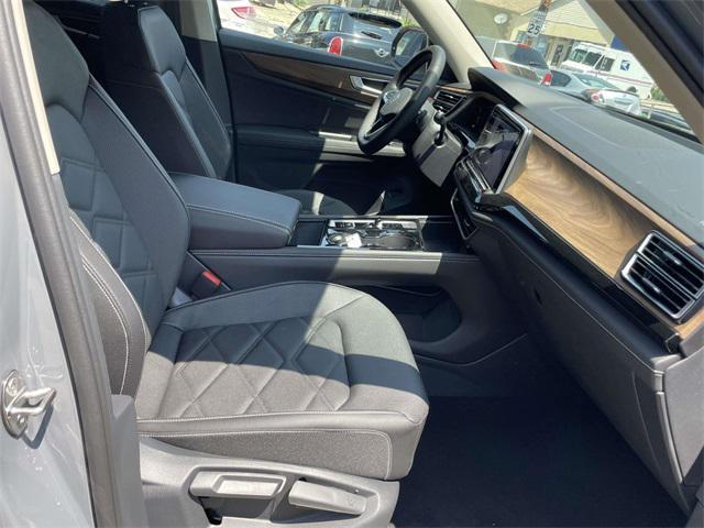 new 2025 Volkswagen Atlas car, priced at $45,398