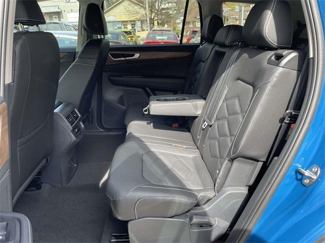 new 2025 Volkswagen Atlas car, priced at $38,668