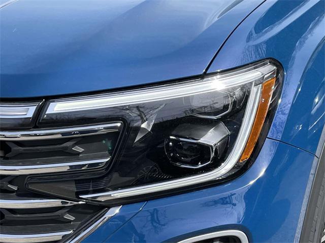 new 2025 Volkswagen Atlas car, priced at $38,668