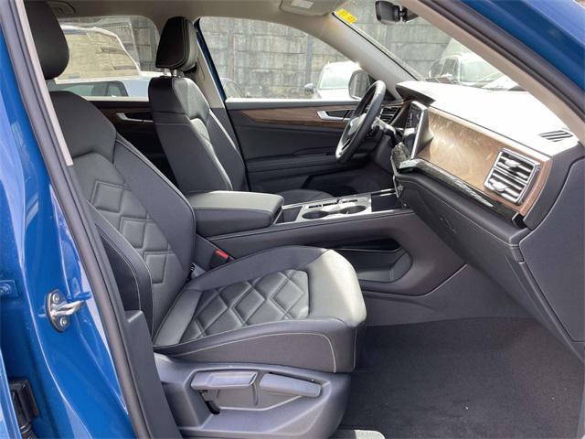 new 2025 Volkswagen Atlas car, priced at $38,668