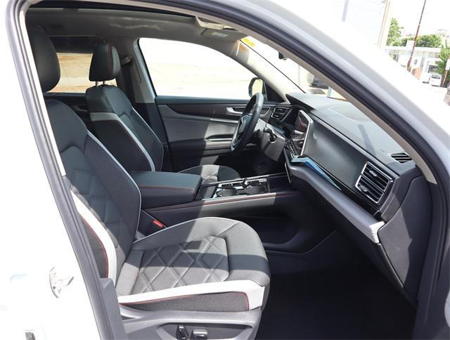 new 2024 Volkswagen Atlas car, priced at $46,018