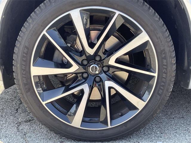 used 2020 Volvo XC90 car, priced at $29,998