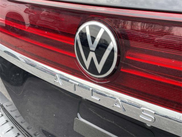 new 2025 Volkswagen Atlas car, priced at $44,561
