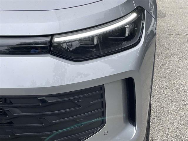 new 2025 Volkswagen Tiguan car, priced at $35,543