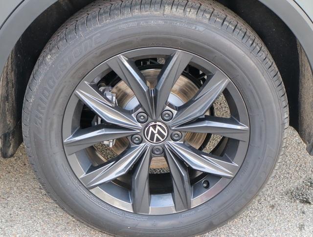 new 2024 Volkswagen Tiguan car, priced at $33,672
