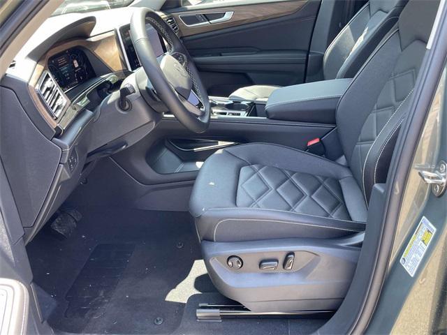 new 2025 Volkswagen Atlas car, priced at $44,886