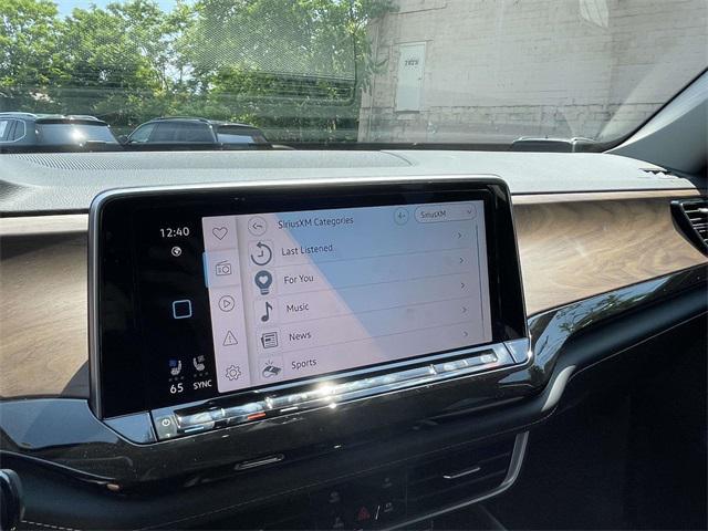 new 2025 Volkswagen Atlas car, priced at $44,886