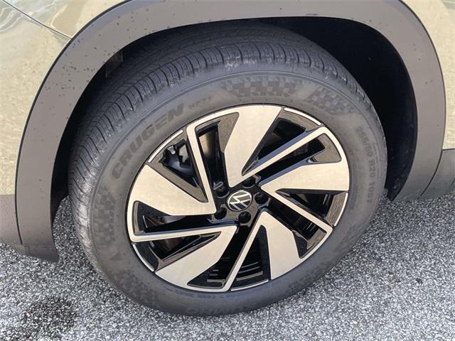new 2025 Volkswagen Atlas car, priced at $44,886