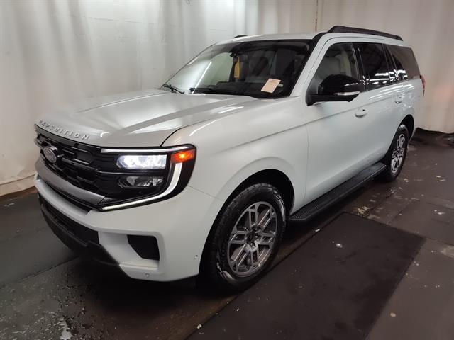 used 2025 Ford Expedition car, priced at $64,948