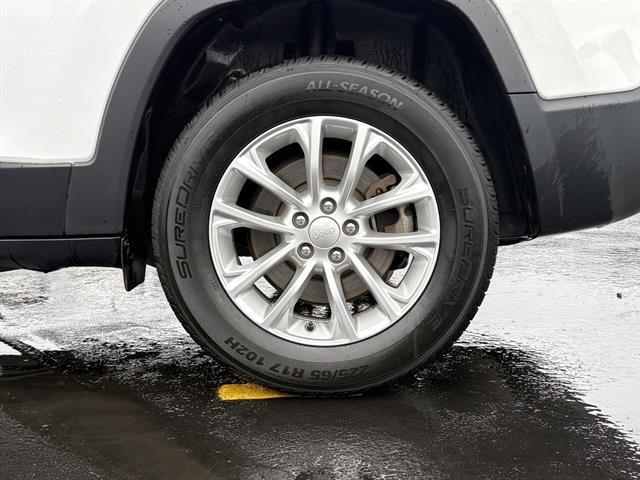 used 2019 Jeep Cherokee car, priced at $16,991