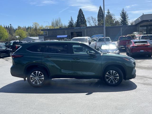 used 2024 Toyota Highlander car, priced at $44,700