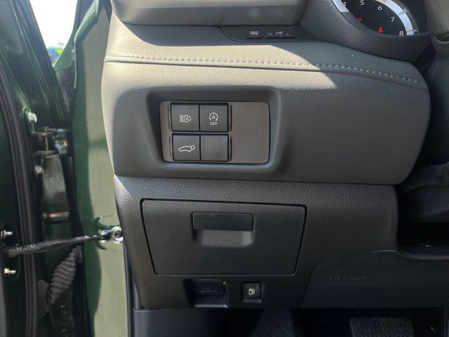 used 2024 Toyota Highlander car, priced at $43,495