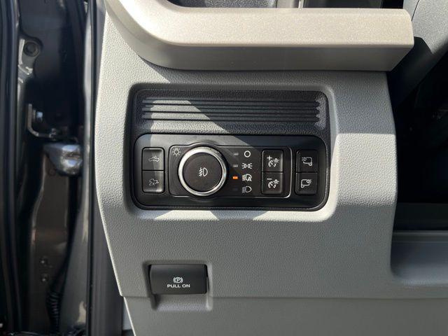 new 2025 Ford F-350 car, priced at $73,579