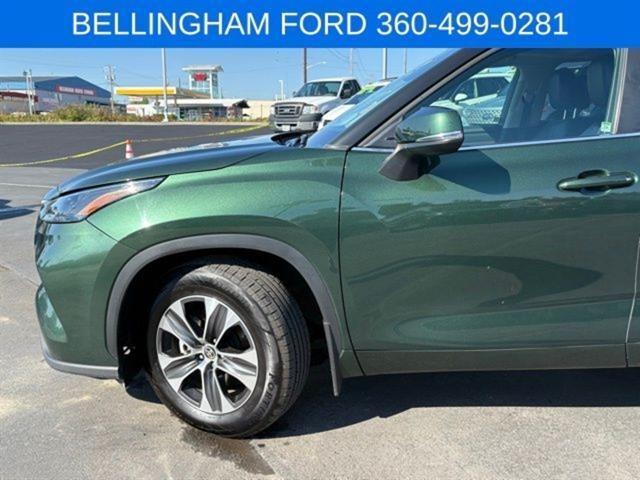 used 2024 Toyota Highlander car, priced at $39,991