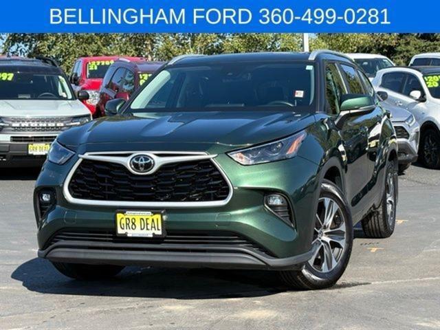used 2024 Toyota Highlander car, priced at $40,495