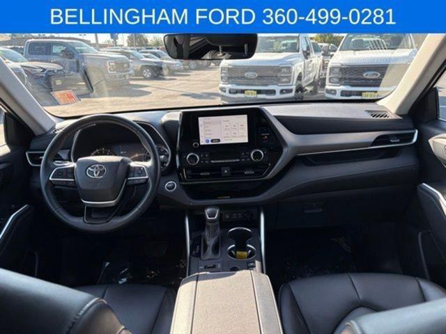 used 2024 Toyota Highlander car, priced at $39,991