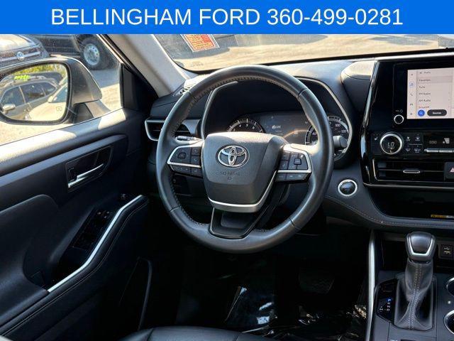 used 2024 Toyota Highlander car, priced at $41,991