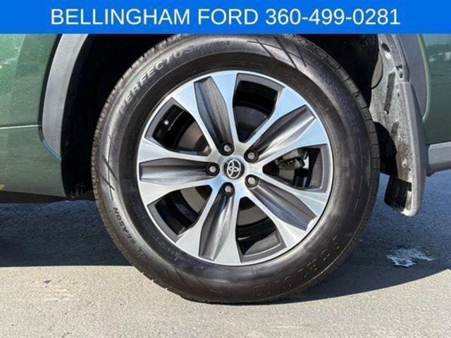 used 2024 Toyota Highlander car, priced at $39,991