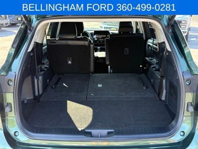 used 2024 Toyota Highlander car, priced at $39,991