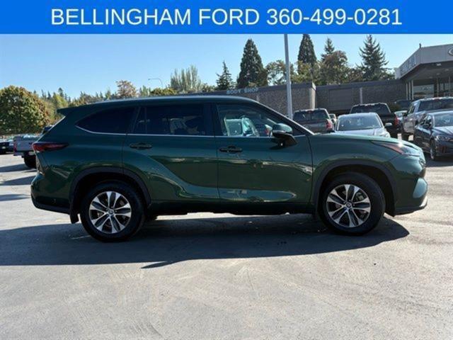 used 2024 Toyota Highlander car, priced at $39,991