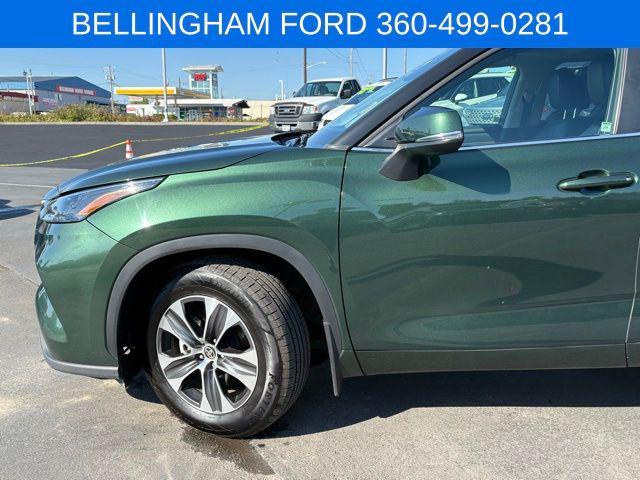 used 2024 Toyota Highlander car, priced at $41,991