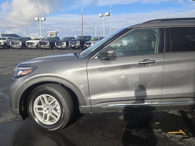 new 2025 Ford Explorer car, priced at $41,300