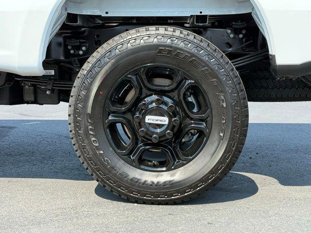 new 2025 Ford F-350 car, priced at $52,695