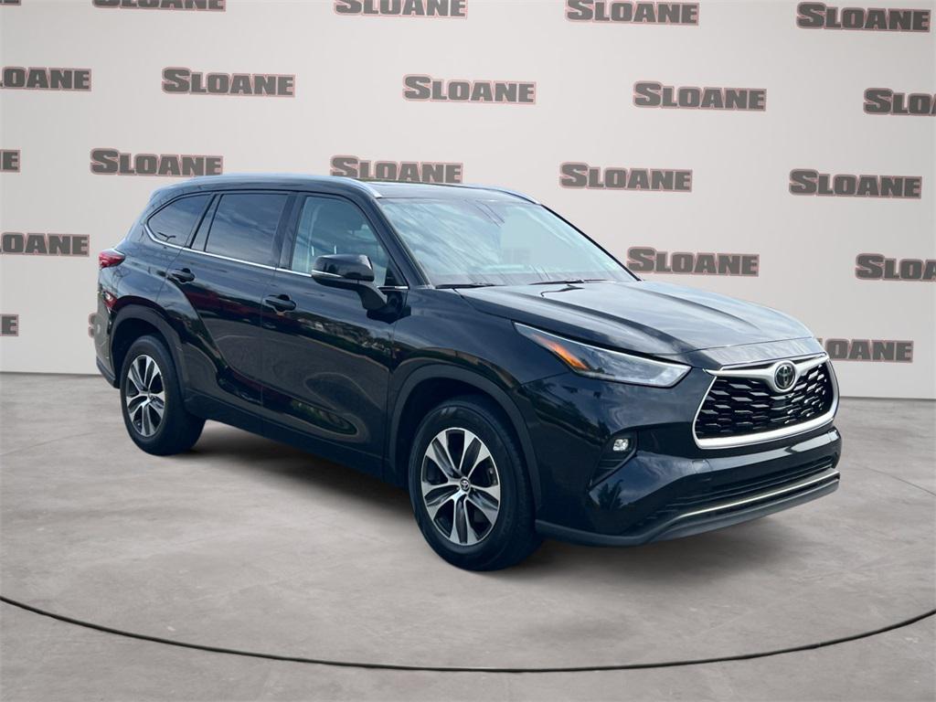 used 2021 Toyota Highlander car, priced at $28,432