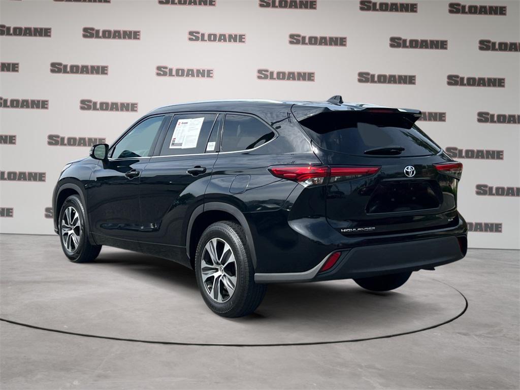 used 2021 Toyota Highlander car, priced at $28,432