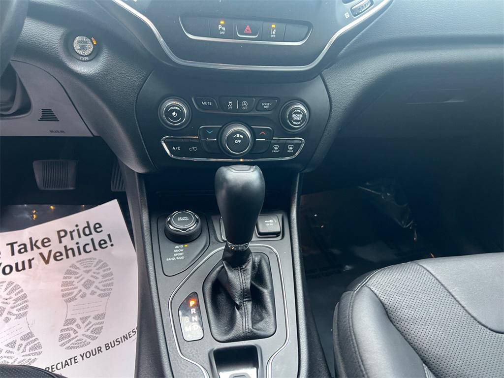 used 2021 Jeep Cherokee car, priced at $19,499