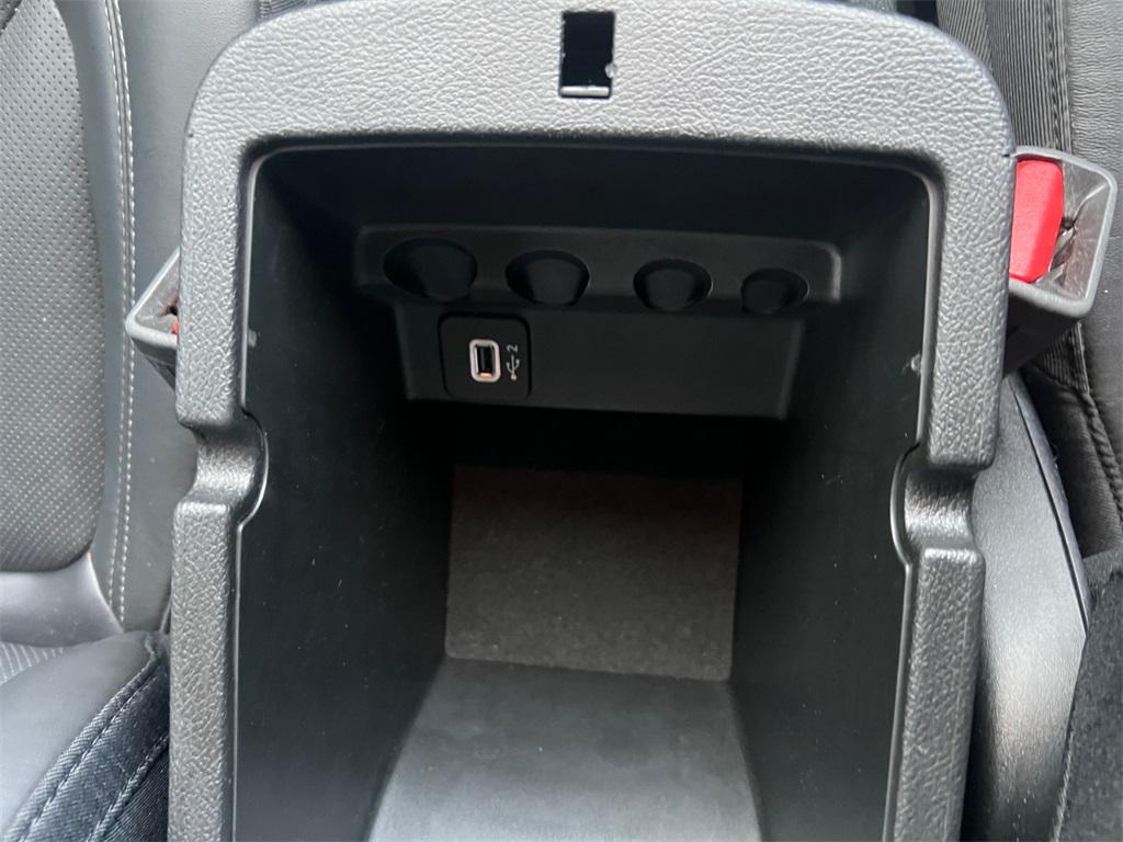 used 2021 Jeep Cherokee car, priced at $19,499