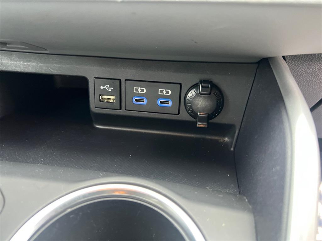 used 2022 Toyota Highlander car, priced at $34,329