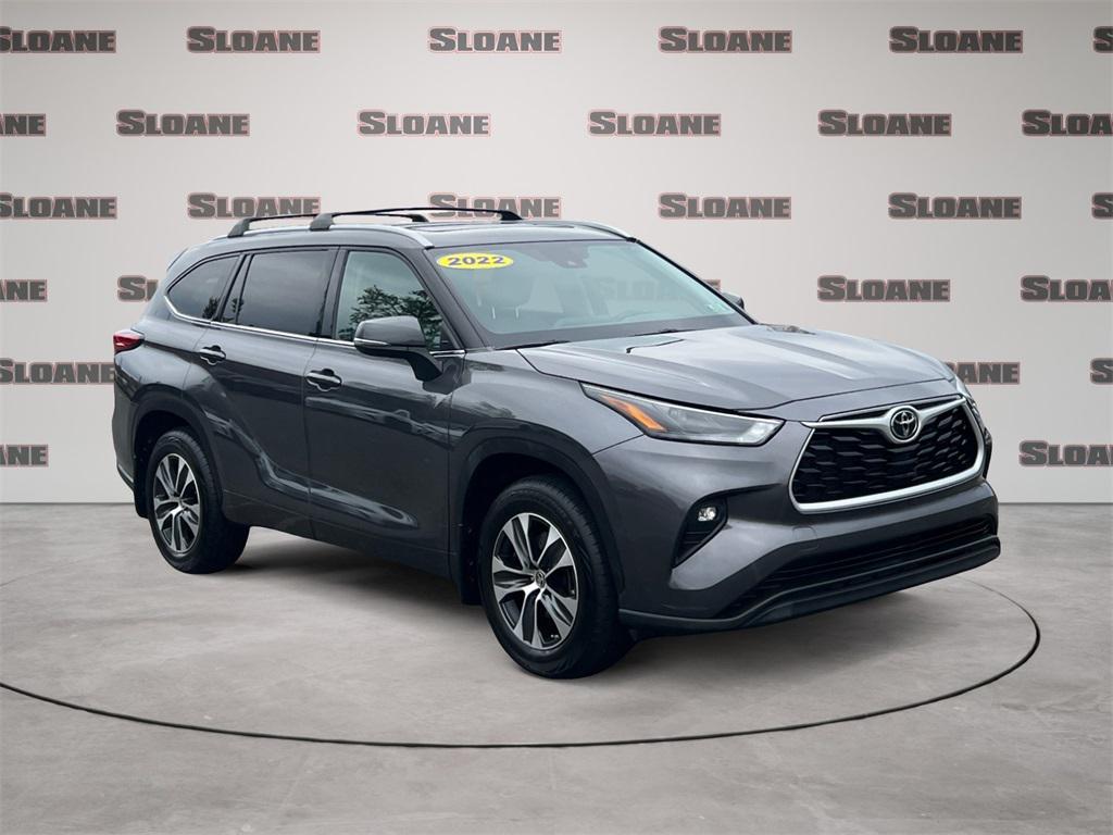 used 2022 Toyota Highlander car, priced at $34,329