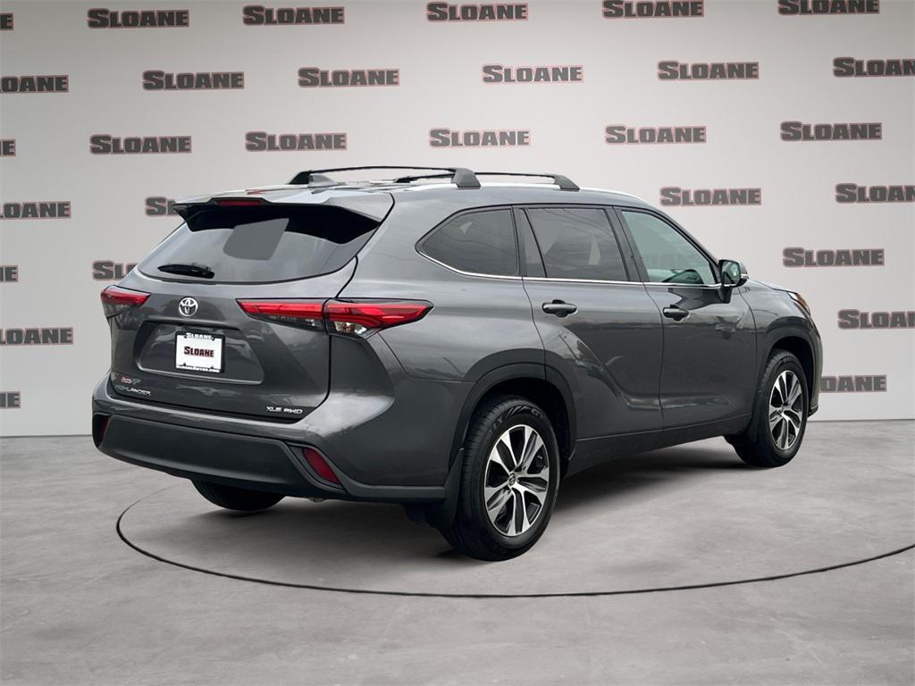 used 2022 Toyota Highlander car, priced at $34,329