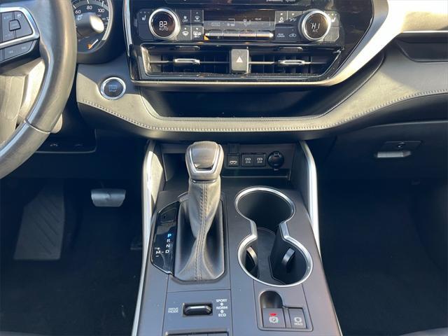 used 2020 Toyota Highlander car, priced at $29,863