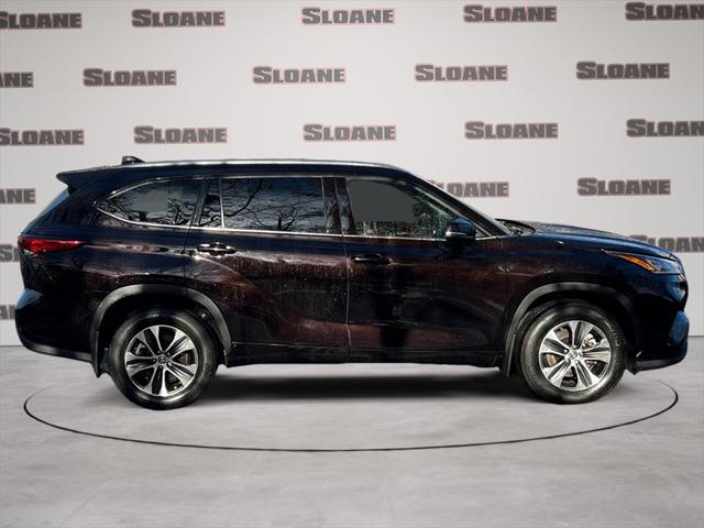 used 2020 Toyota Highlander car, priced at $29,863