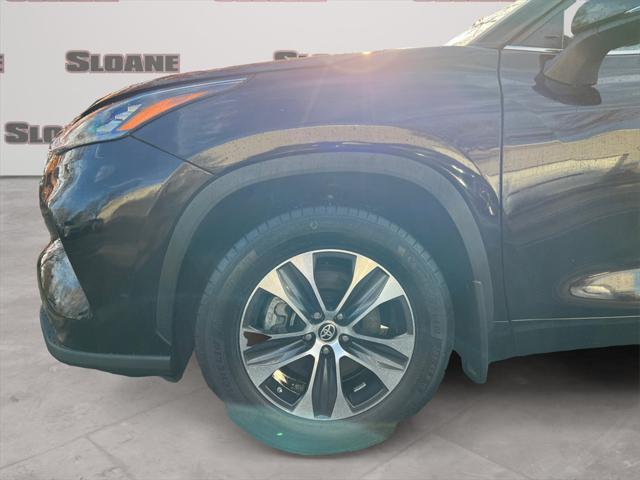 used 2020 Toyota Highlander car, priced at $29,863