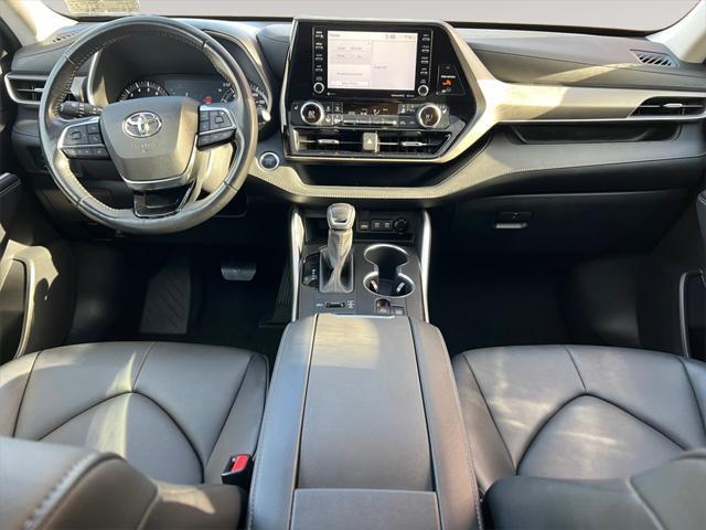 used 2020 Toyota Highlander car, priced at $29,863