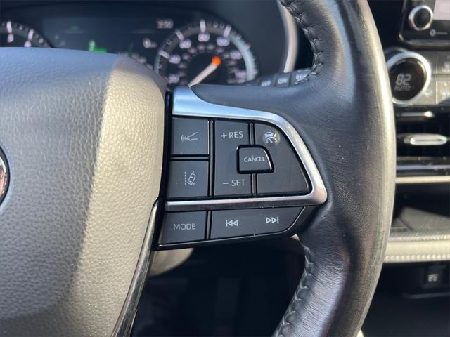 used 2020 Toyota Highlander car, priced at $29,863