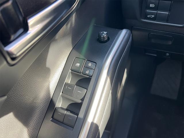 used 2020 Toyota Highlander car, priced at $29,863